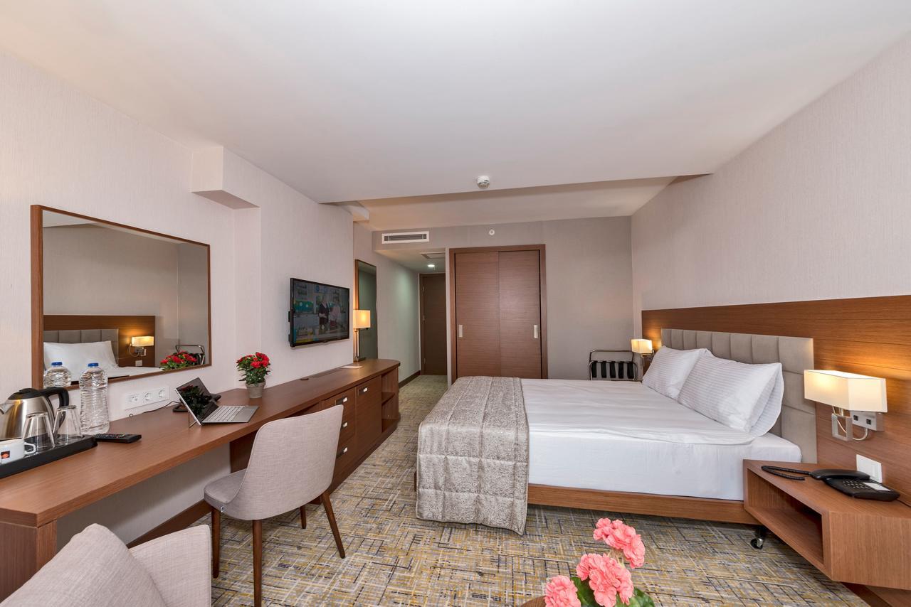 Land Park Hotel Истанбул Екстериор снимка